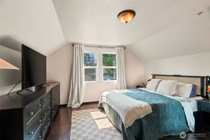 2nd floor - 2nd Bedroom