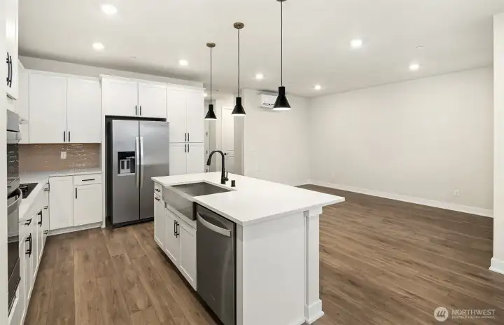 Kitchen and cafe area