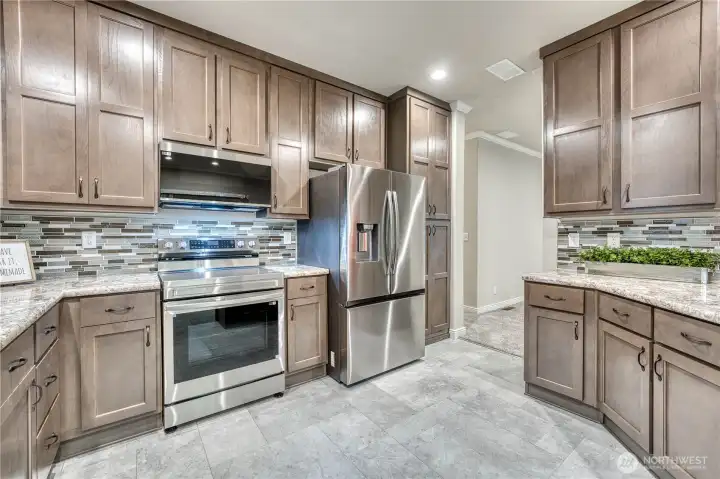 There is even a built in pantry on the other side of the refrigerator