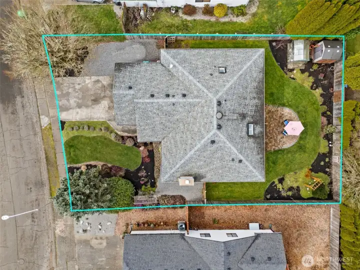 Check out the view of the entire yard from this angle.