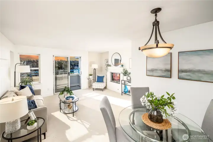 A flexible extension of the main living area, suited for dining, working, or relaxed mornings at home