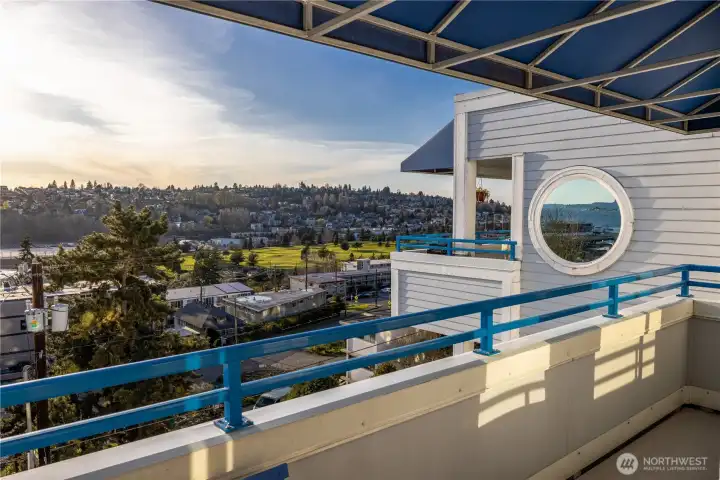 Framed views reinforce the connection between the interior space and the water just beyond