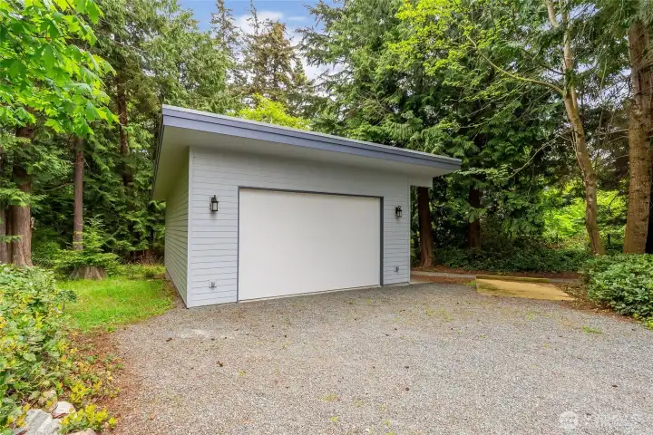 Detached Garage