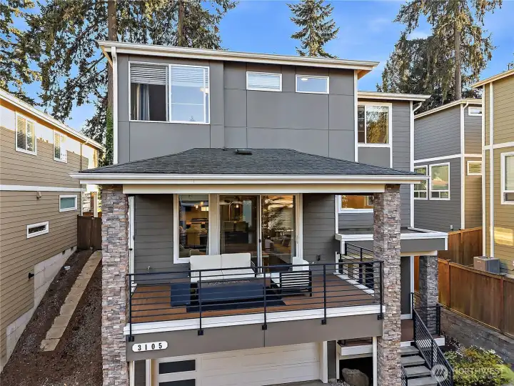 Oversized Entertaining Deck