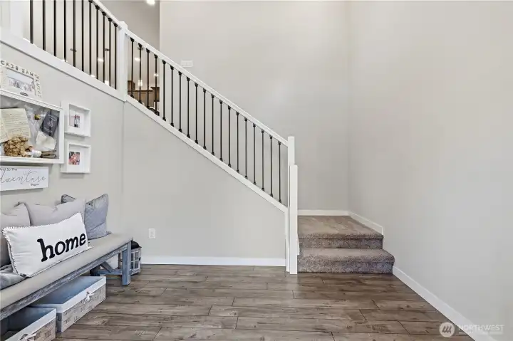 Entrance/Landing Area