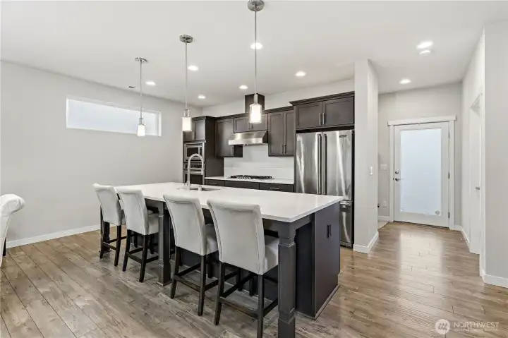 Kitchen Island w/Seating