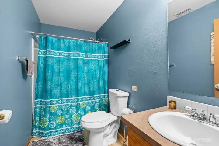 Full Bathroom Upstairs