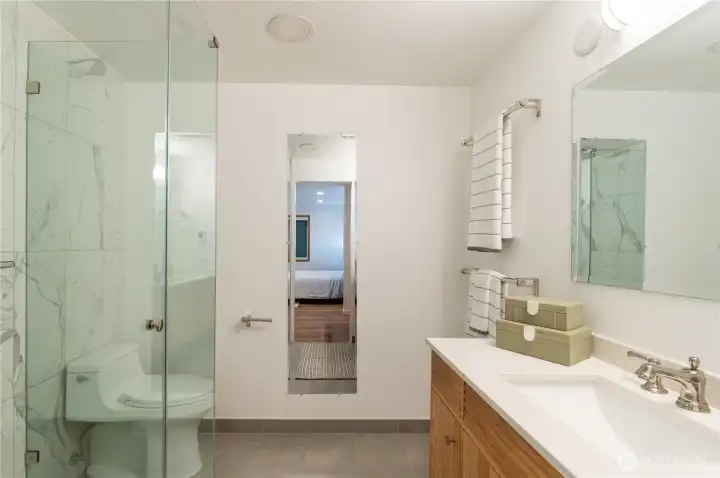 Heated floors in this bathroom!