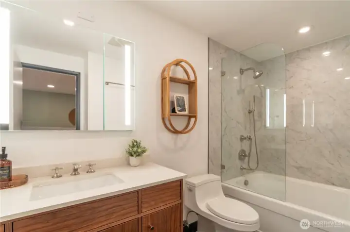 2nd ensuite bathroom