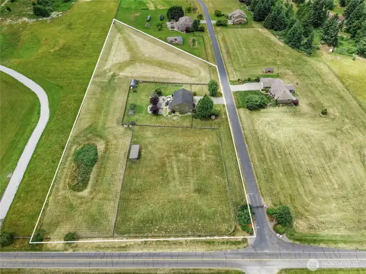 Back acreage isnt fenced yet, property goes back to the pink ribbons! *Lines are approx! Back acreage isnt fenced yet, property goes back to the pink ribbons! *Lines are approx!