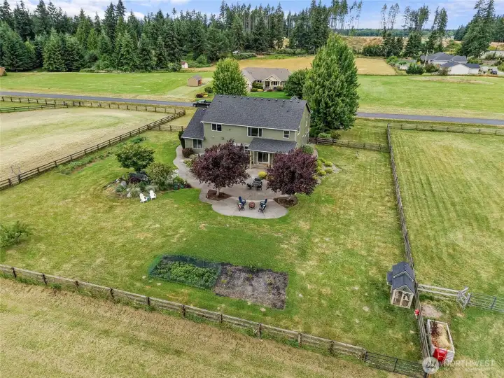 BERRY AND GARDEN BEDS, FOUNTAIN, HOT TUB, CHICKEN COOP, PLENTY OF ROOM TO ENTERTAIN! BERRY AND GARDEN BEDS, FOUNTAIN, HOT TUB, CHICKEN COOP, PLENTY OF ROOM TO ENTERTAIN!