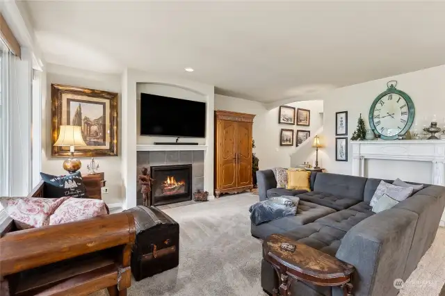 Living Room w/ gas fireplace