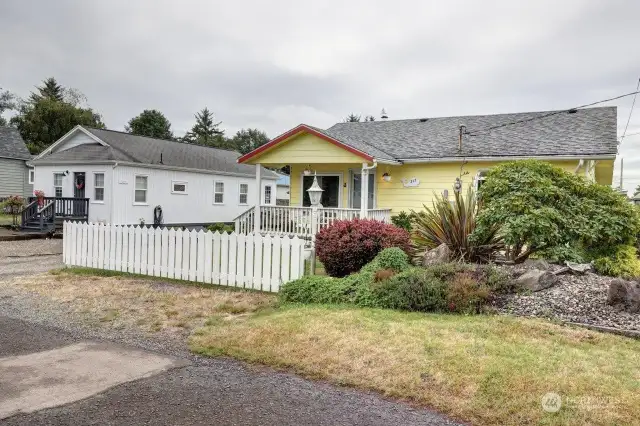 2 bedroom 2 bath home located in North Long Beach. This home has a fully fenced back yard, covered rear porch, detached garage, and many upgrades and updates—walking distance to town, shopping, restaurants, the bus line, beach, and Discovery Trail.