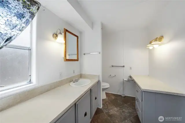 It even includes an additional vanity counter!