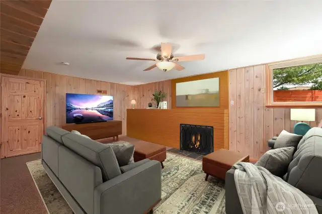 Virtual photo. What a sweet room this could be.