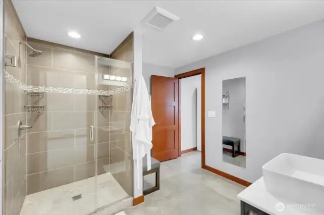 2nd Primary bathroom