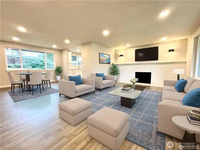 living/dining room (virtually staged)