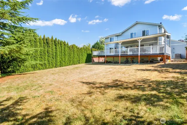 Back of the house and yard.  Plenty of room.