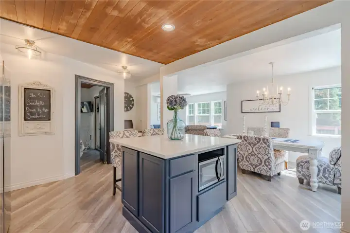 Kitchen/Dining
