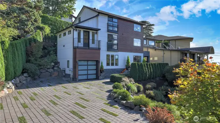 Generous driveway with ample parking.
