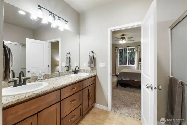 5 piece primary bath.