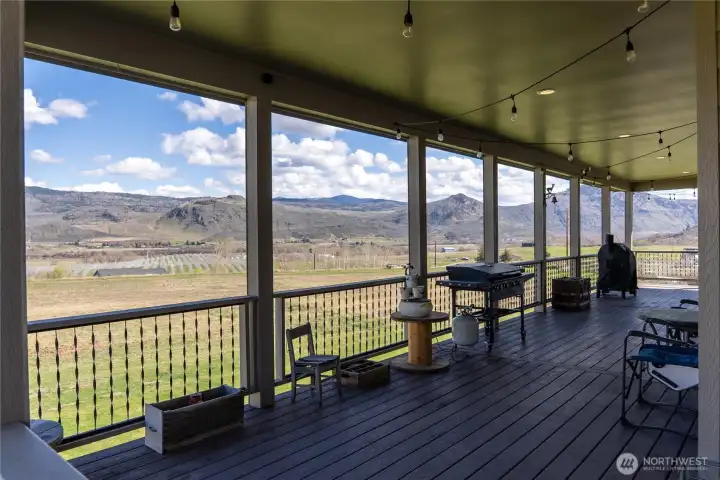 Large wrap deck to take in the morning sun & valley views
