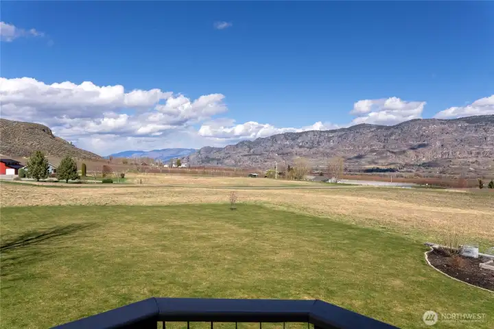 Yard & Pasture views