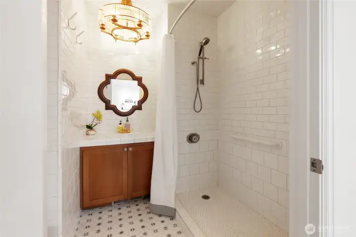 Art Room Bathroom