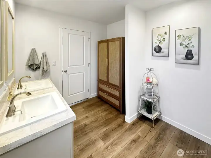 Primary bath toward door