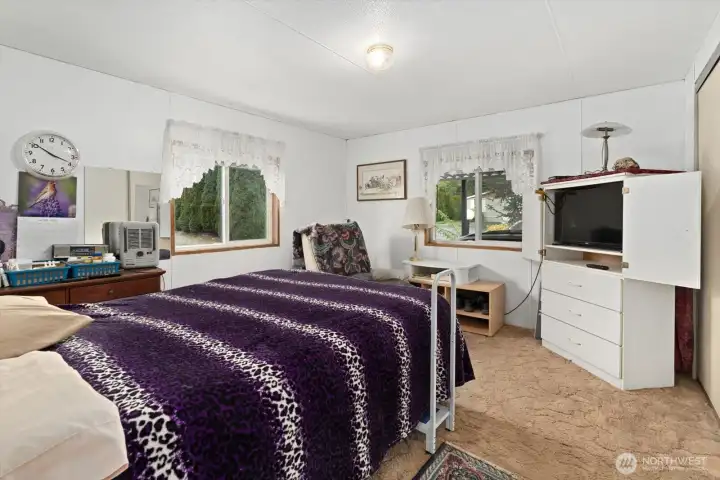 2nd bedroom