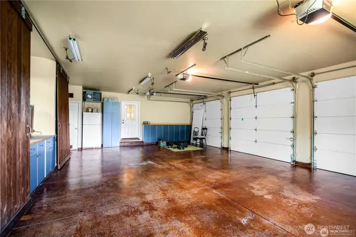 Generous built-in storage throughout the spacious 3-car garage—perfect for keeping tools, gear, and vehicles organized.