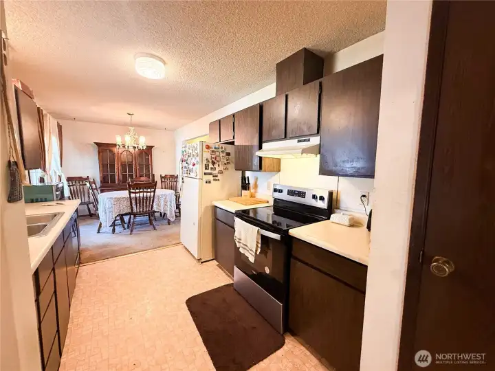 Kitchen to Dining looking from utility