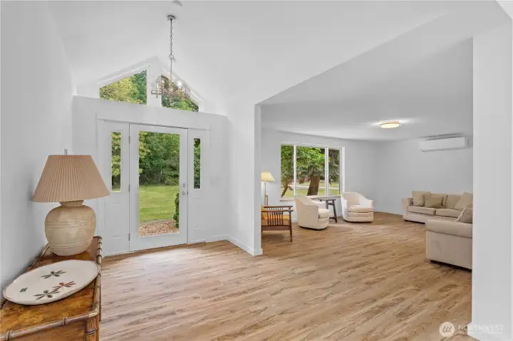 Spacious Vaulted Entry