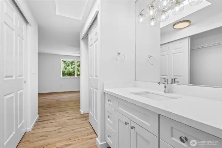 Quartz Countertops in Primary Ensuite