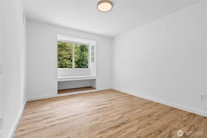 3rd Guest Bedroom with Window Seat