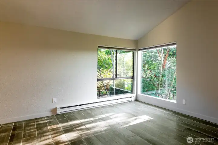 Lower Level Bedroom, workout room, flex space or office. Lower Level Bedroom, workout room, flex space or office.