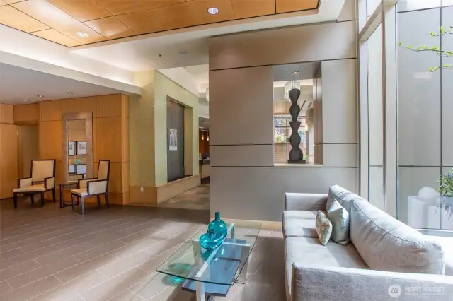 More Luxurious sitting area in the Lobby.