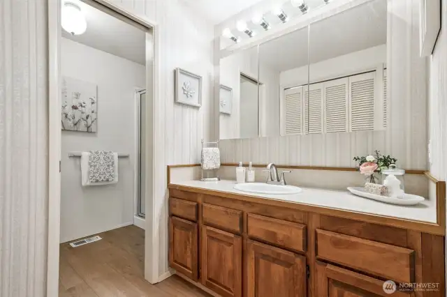 - with ensuite including privacy door for water closet area