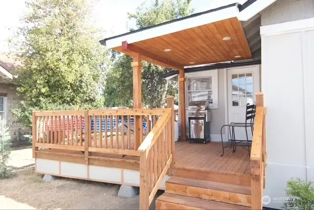 Access the Garage and backyard