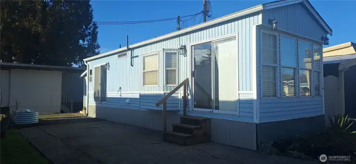 SUNNY SOUTH SIDE MAIN ENTRANCE