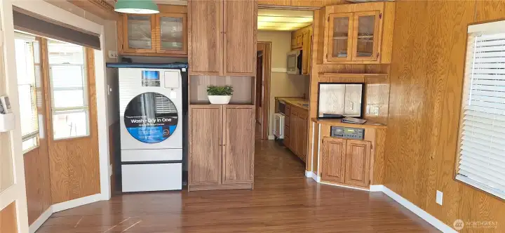 Southern nook, Living space & Laundry