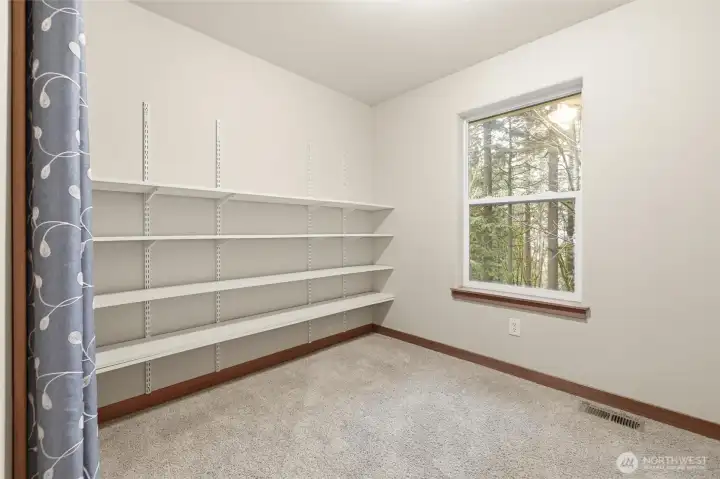 Upstairs guest Bedroom