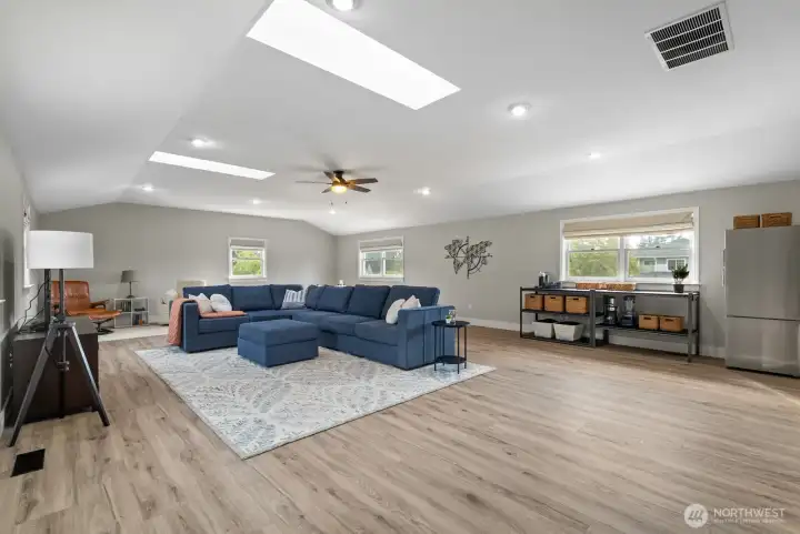 Bonus room above garage!