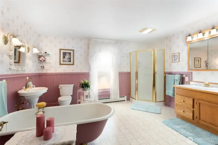 2nd Level Bathroom Main House