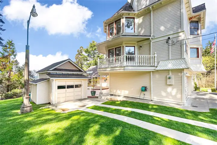 Original 1891 Carriage House