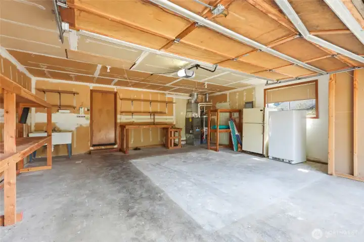 Garage w/ storage shelves