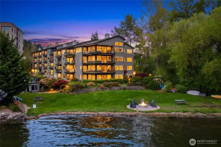 Juanita Bay Condos - private beach & pool