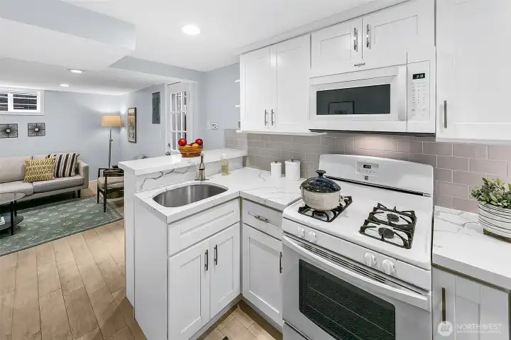 Guest Suite with separate kitchen