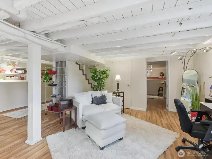 Lower Unit with Kitchenette, 3/4 Bath, Bedroom Area and Access to Fenced Yard Lower Unit with Kitchenette, 3/4 Bath, Bedroom Area and Access to Fenced Yard