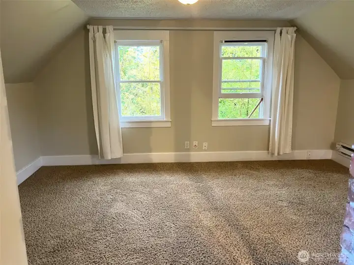 Upper Unit Presently Rented on Month to Month Upper Unit Presently Rented on Month to Month